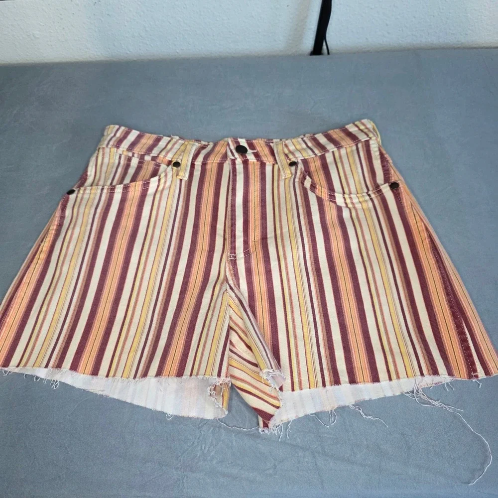 Wrangler High Rise Cowboy Shorts Womens 29/7 Striped Denim RawHem MultiColor NEW